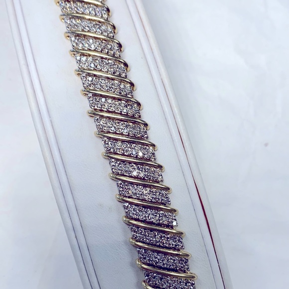 Jewelry - 14K Solid Gold Diamonds Bracelet